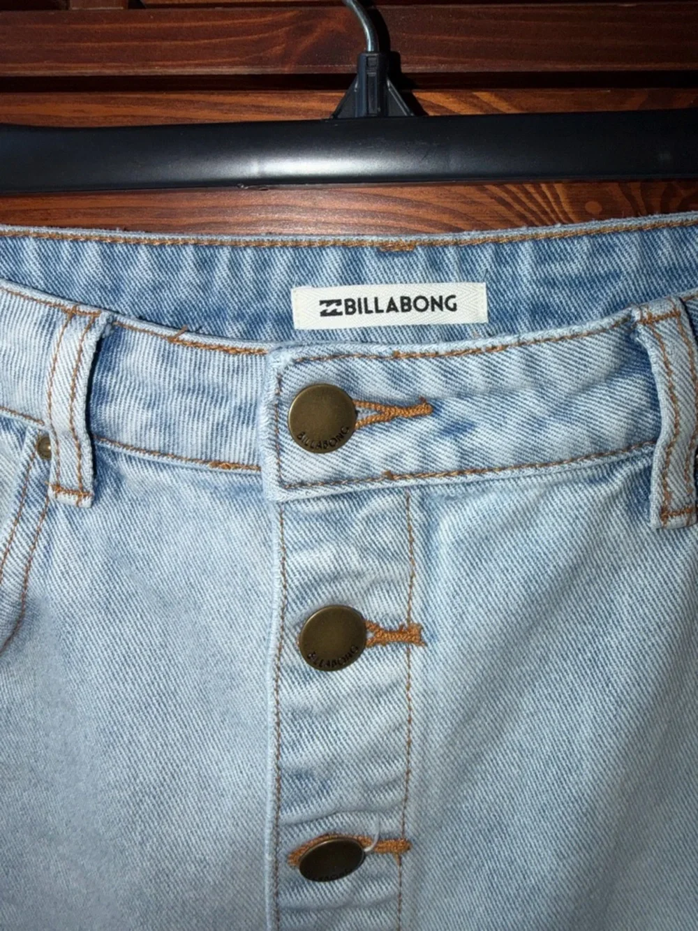 Billabong classic button